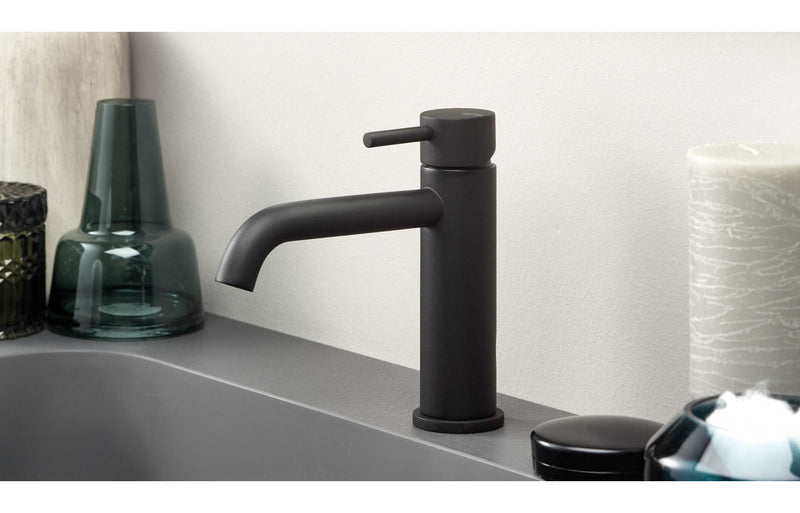 Vema Maira Matt Black Basin Tap